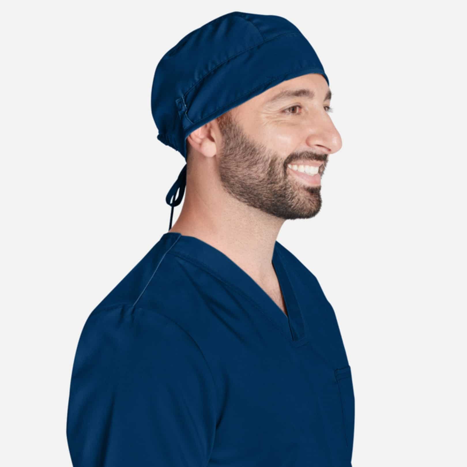 Personne souriante avec calot de bloc Cherokee Grey’s Anatomy taille standard