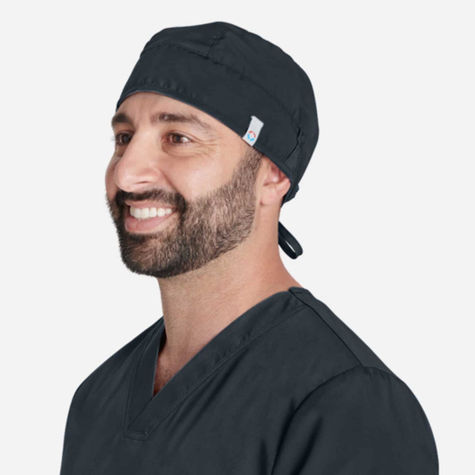 Homme souriant en calot de bloc Cherokee inspiré par Grey’s Anatomy