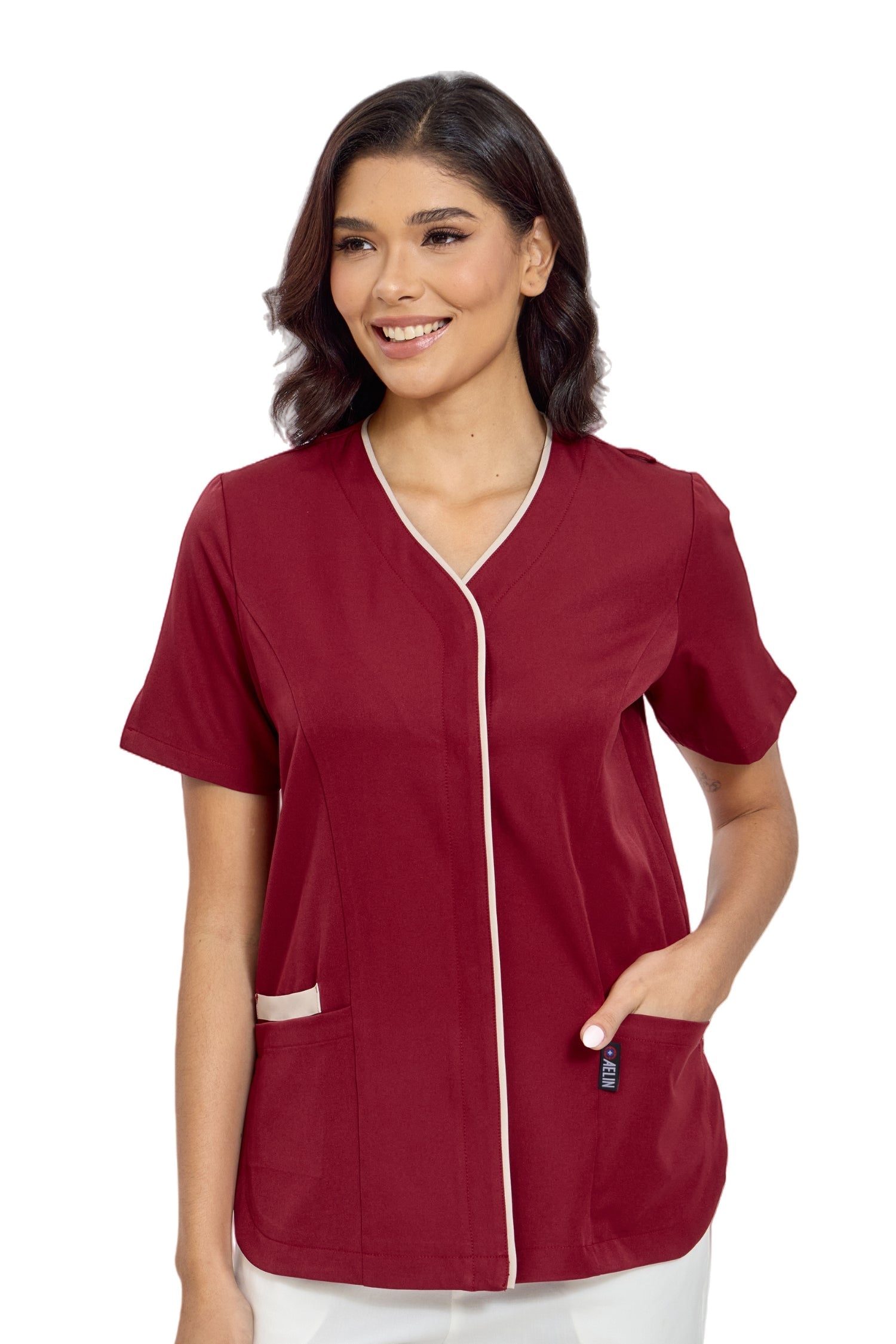 Alt texte d’une blouse médicale femme Serena Bordeaux avec pressions dissimulées et poches