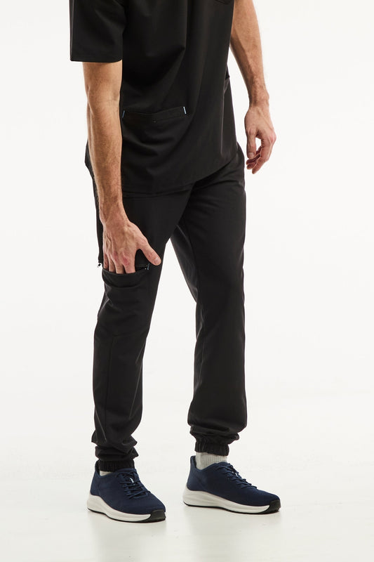 Pantalon médical noir Slimfit homme alliant confort et style pour le milieu médical