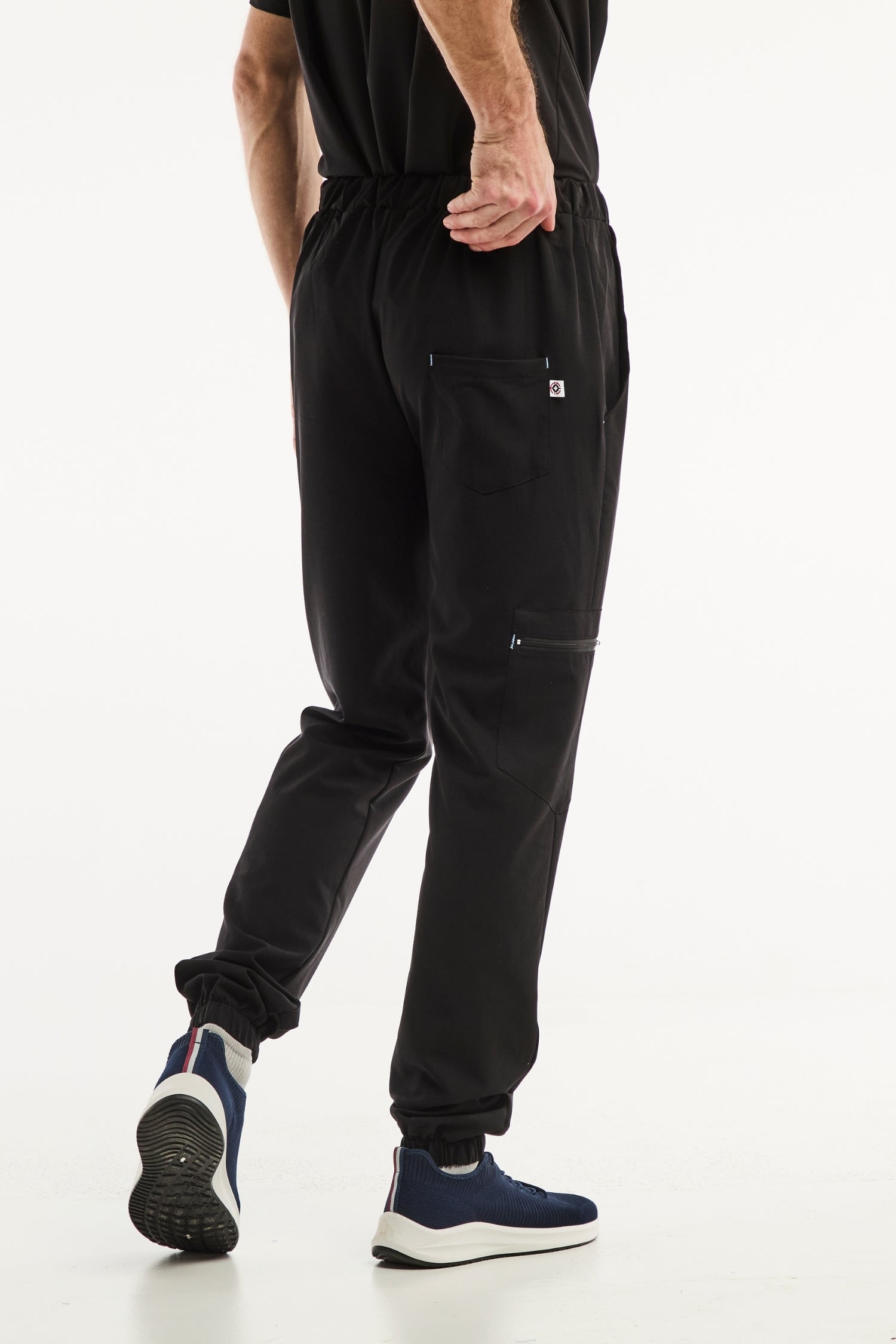 Pantalon médical noir Slimfit pour homme, alliant style et confort optimal